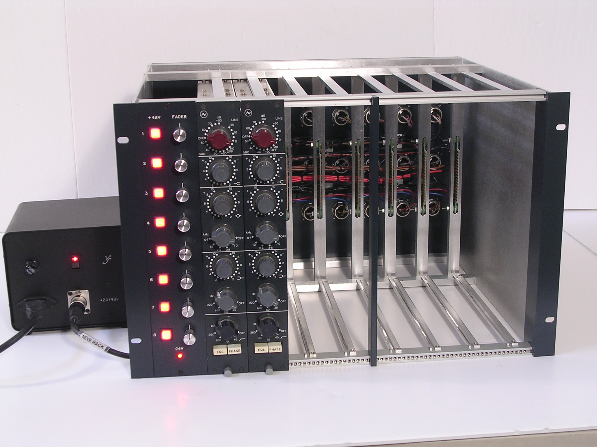8 Channel Rack loaded 2ea 1064