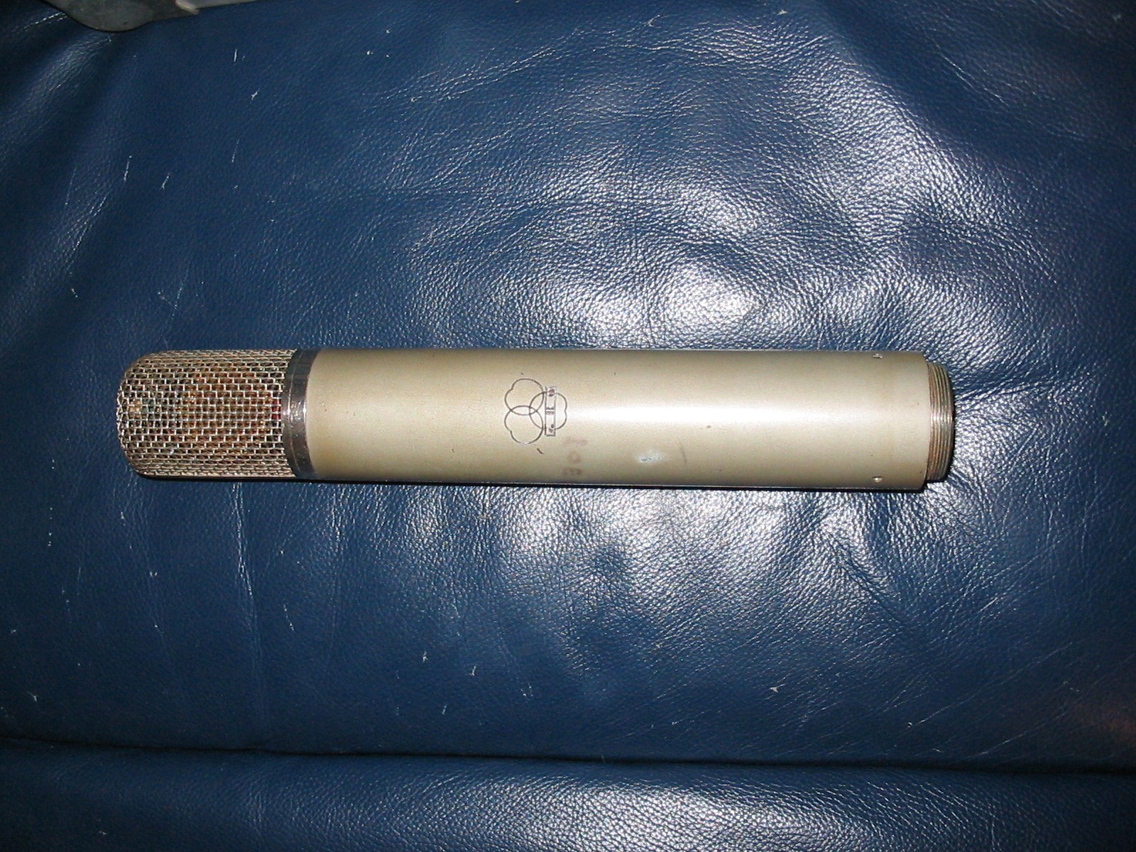 AKG C12