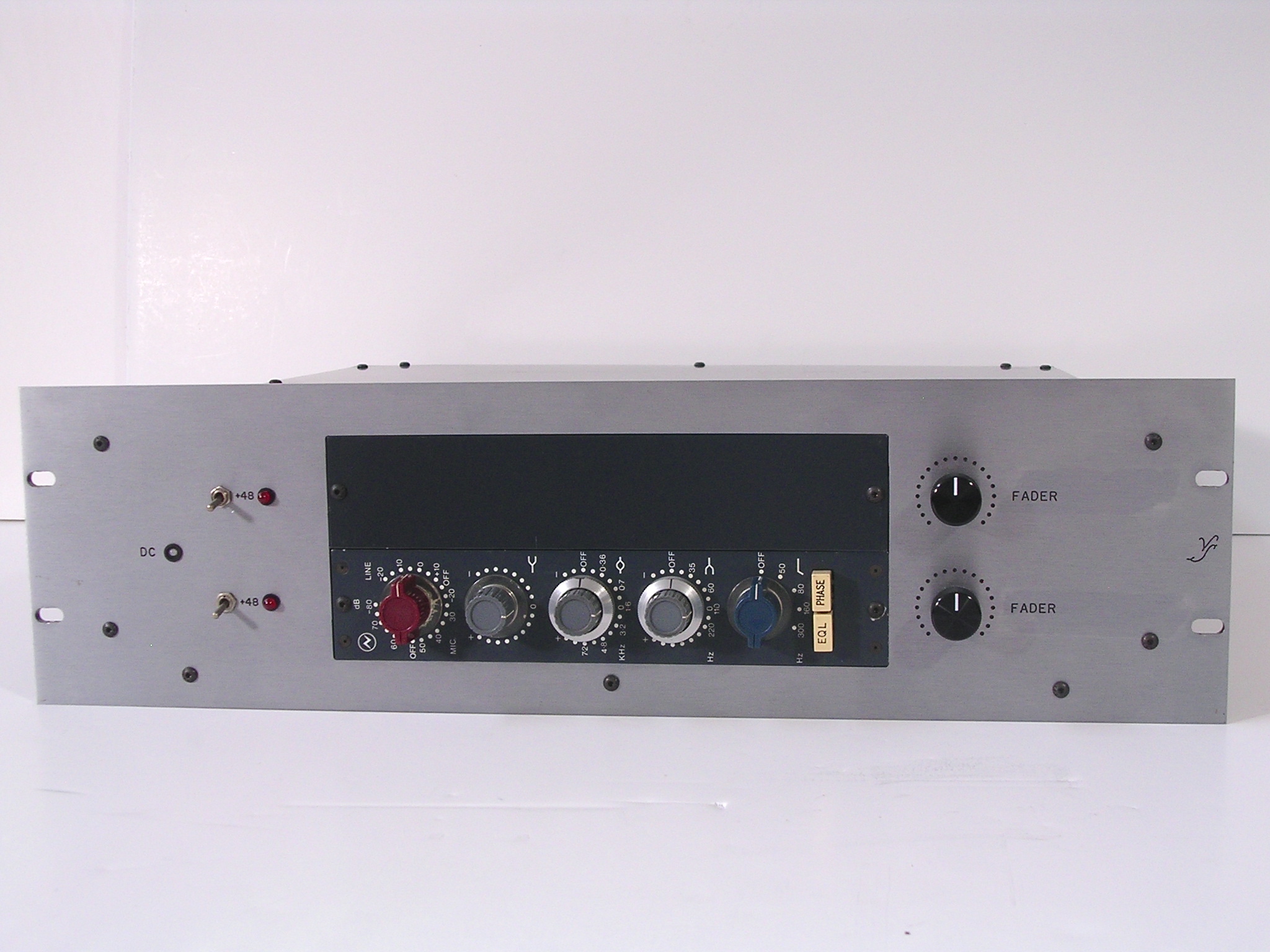 Neve 1073