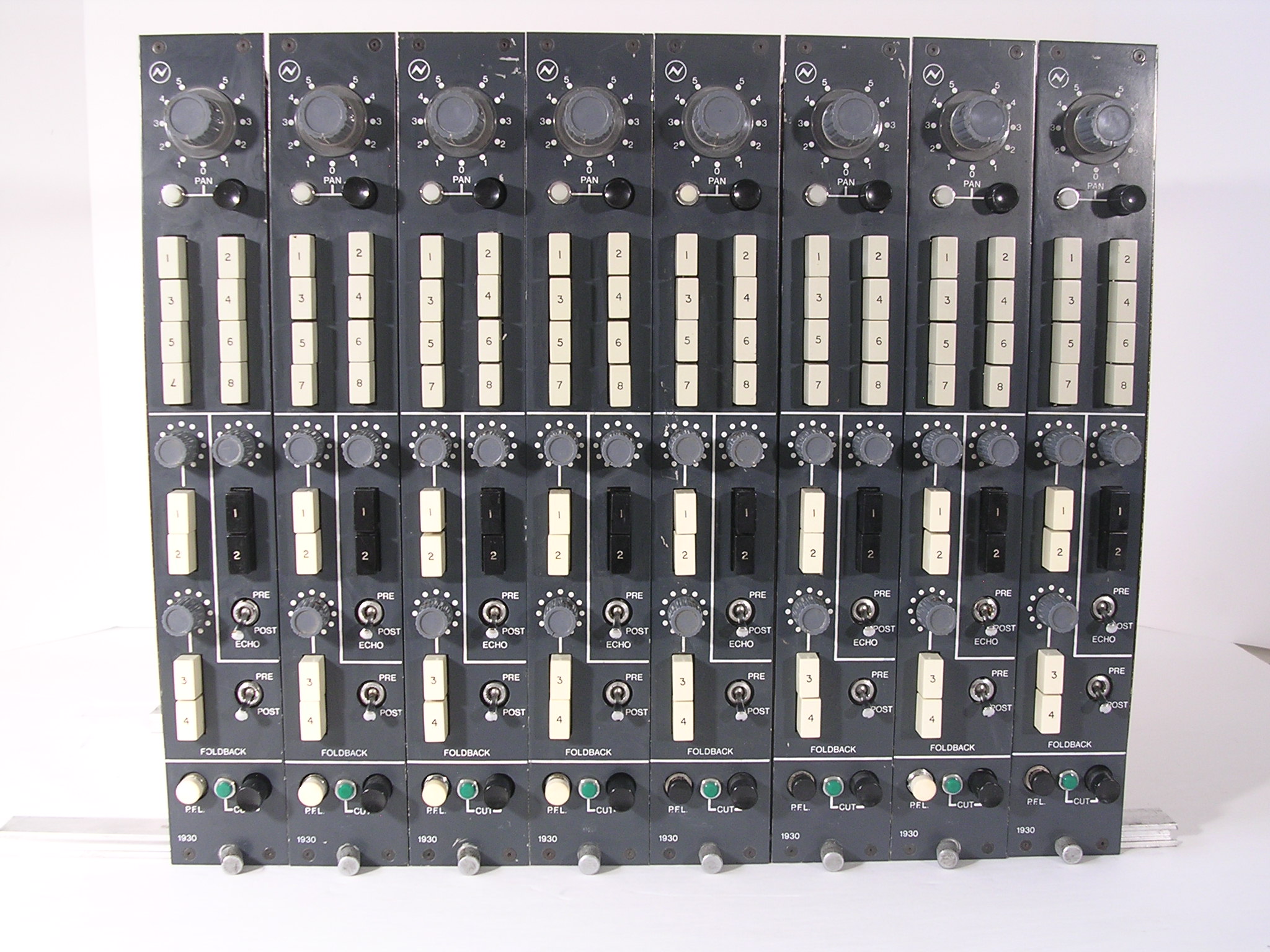 Neve 8x1930