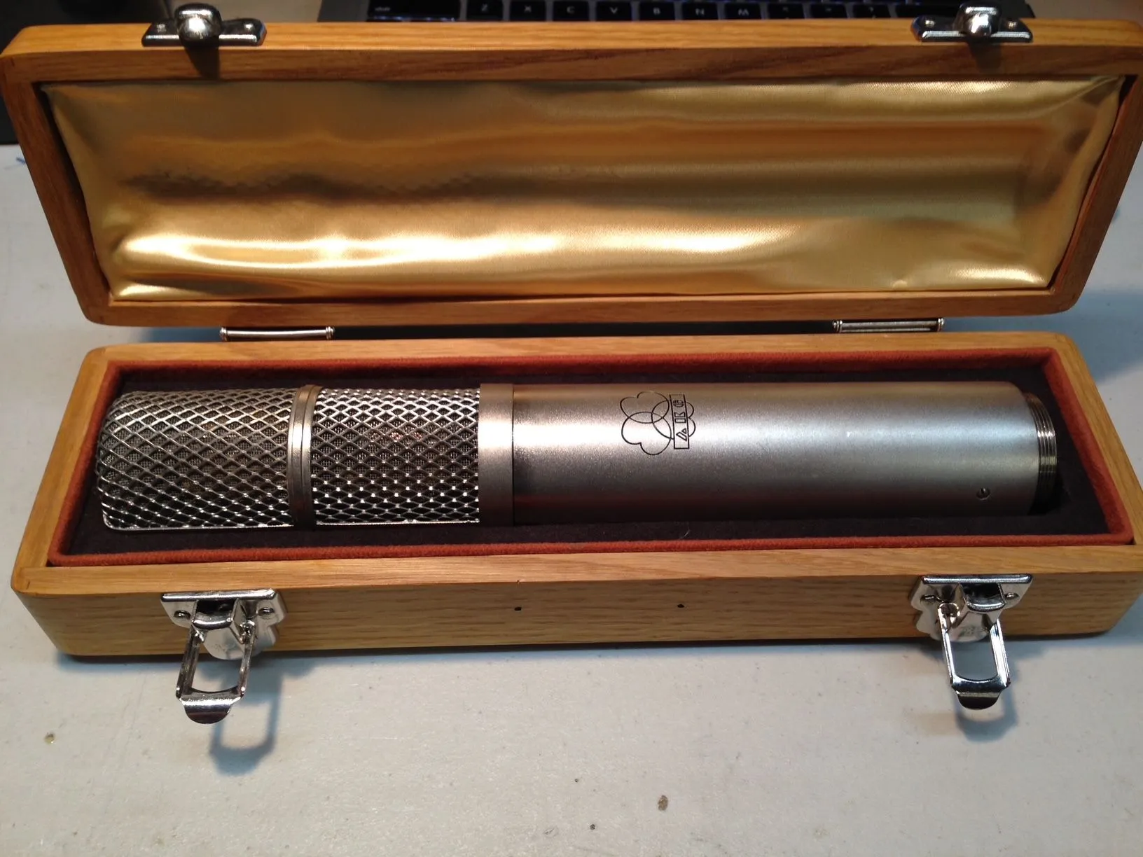 AKG C24