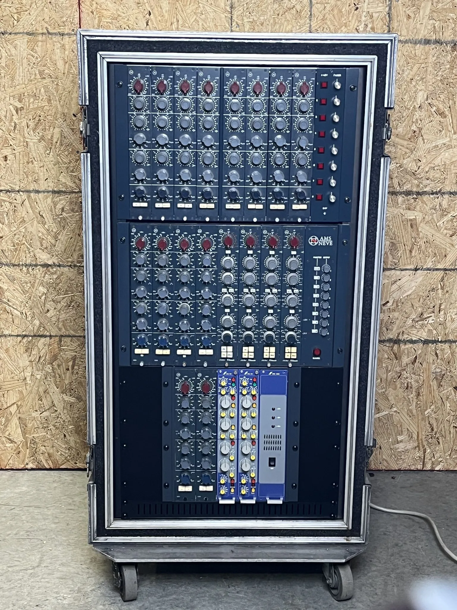 Neve Tracking Rack